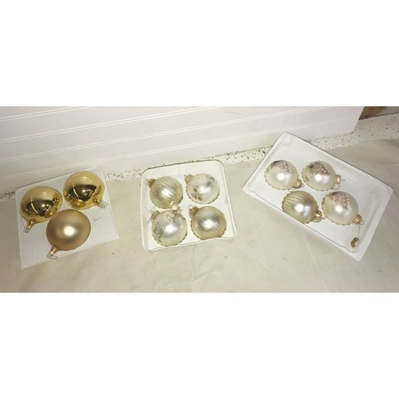 White & Gold CHRISTMAS ORNAMENT Set Some HANDPAINTED Holiday Decor - Picture 6 of 9